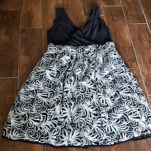 Roz & Alli Black and white sequined dress